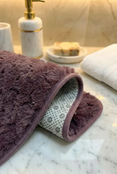 Zebra Casa Pansy 2'li Paspas Takımı Mürdüm, yumuşak tüylü kabartmalı yüzey
